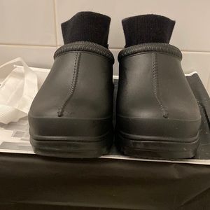 Womens Ugg Tasman. All Black size 8